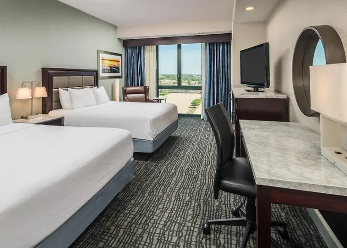 Hotel Crowne Plaza Convention Center By Ihg 4*