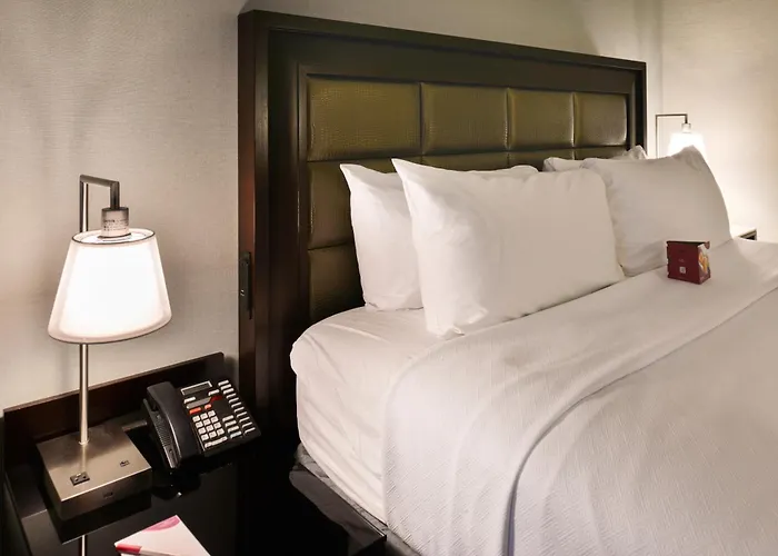 Crowne Plaza Convention Center By Ihg Hotel
