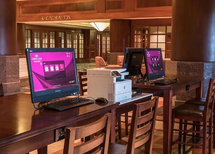 Hotel Crowne Plaza Convention Center By Ihg 4*