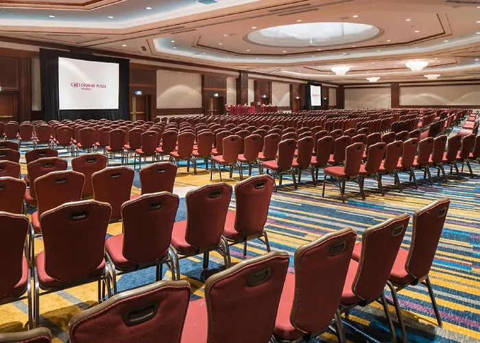 Crowne Plaza Convention Center By Ihg 4*