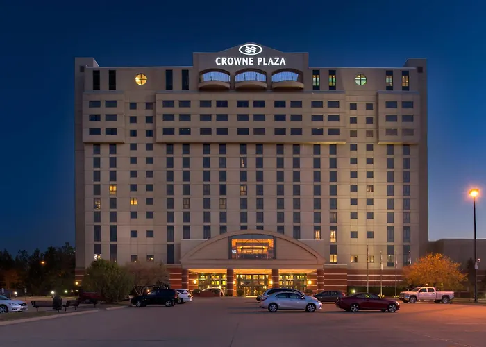Crowne Plaza Convention Center By Ihg Hotel 4*
