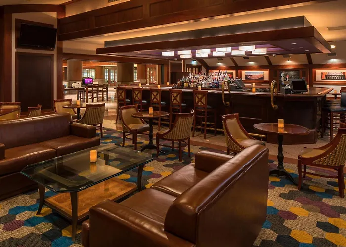 Hotel Crowne Plaza Convention Center By Ihg 4*