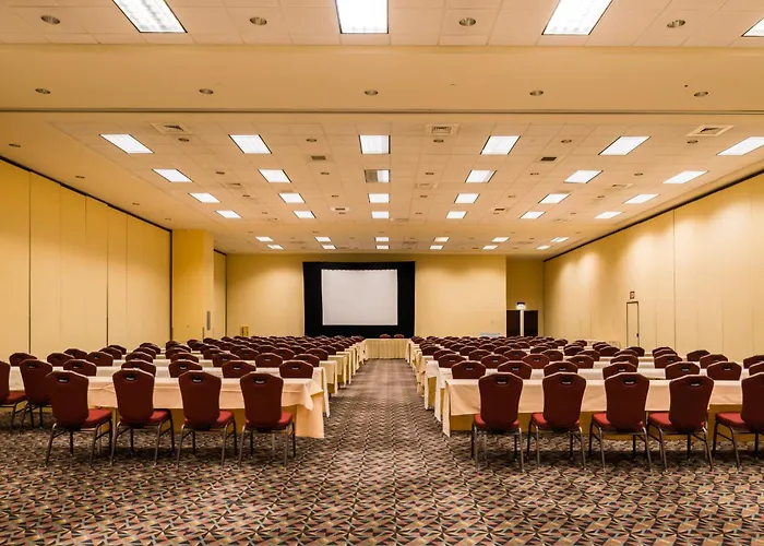 Crowne Plaza Convention Center By Ihg