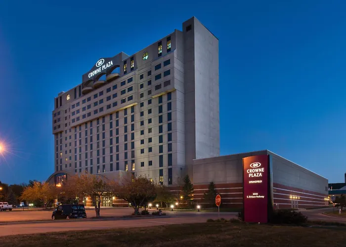 Crowne Plaza Convention Center By Ihg 4*
