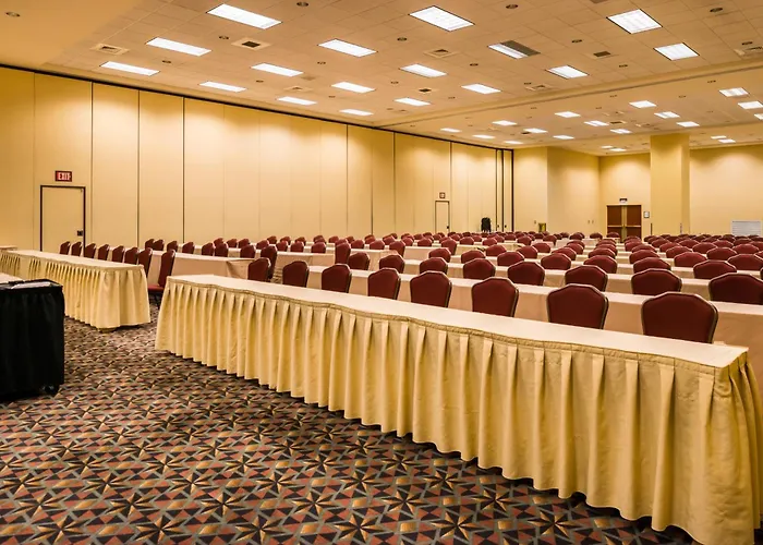 Hotel Crowne Plaza Convention Center By Ihg 4*
