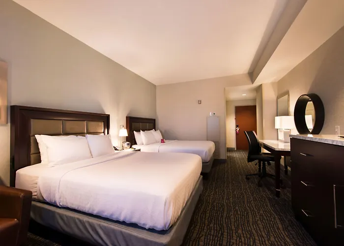 Crowne Plaza Convention Center By Ihg 4*