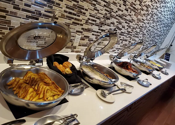 Hotel Crowne Plaza Convention Center By Ihg 4*