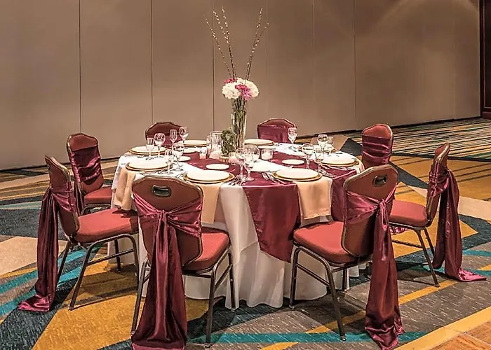 Crowne Plaza Convention Center By Ihg Спрингфилд