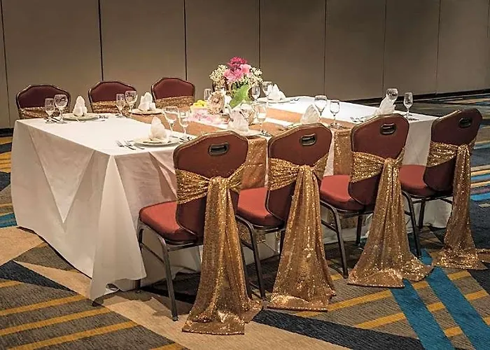 Crowne Plaza Convention Center By Ihg