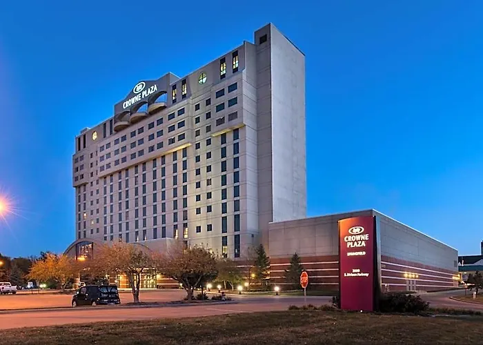 Crowne Plaza Convention Center By Ihg Hotel 4*