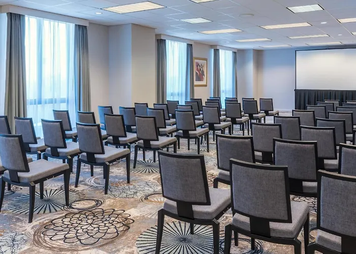 Отель Crowne Plaza Convention Center By Ihg