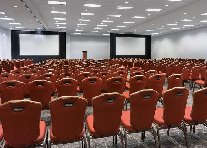 Crowne Plaza Convention Center By Ihg Отель Спрингфилд